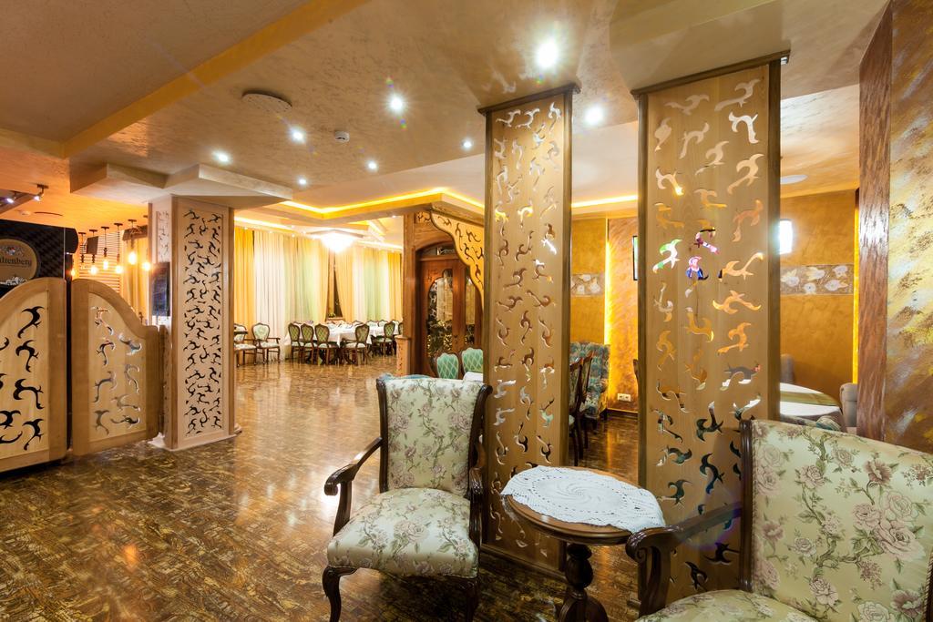 Iberia Palace Hotel Zugdidi Bagian luar foto